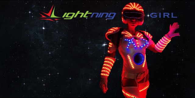 E' pronta al debutto......Lightning Girl....la Space woman